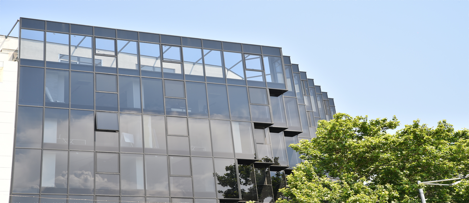 OFFICE BUILDING ATRIM